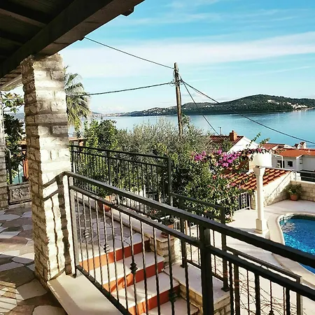 Villa With 4 Bedrooms In Seget Vranjica, With Wonderful Sea View, Priv *