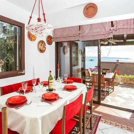 With 4 Bedrooms In Seget Vranjica, With Wonderful Sea View, Priv